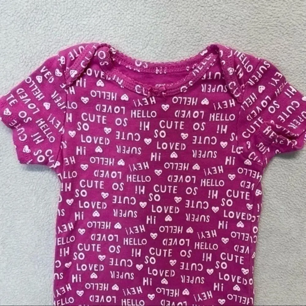 Carter’s Pink Love Graphic Print bodysuit Size 12 Months short sleeve